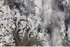 Nasa 2 ISS011-E-6104 Everest North Face, Lhotse, Nuptse From North.JPG